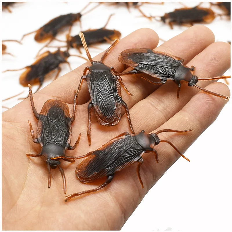 Realistic Rubber Cockroach Prank Set - 50 Pieces